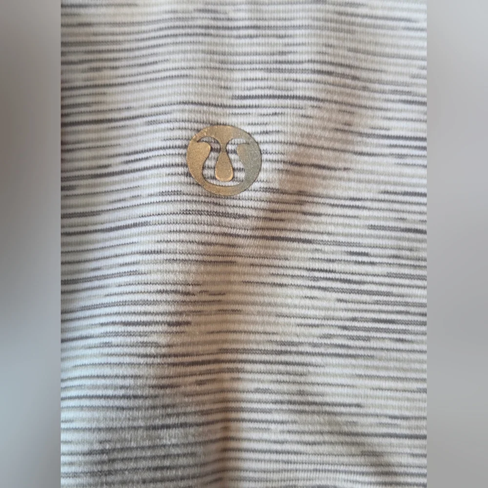 Lululemo Heather Gray Active Leggings with White Panels - Picture 4 of 5